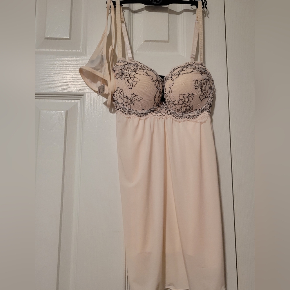Elegant Cream Lace